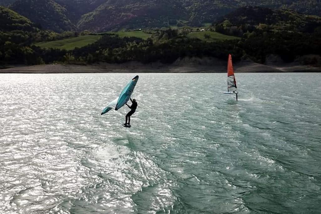 Gite De Charme : La Grange Au Lac Azur Treffort  Exteriör bild