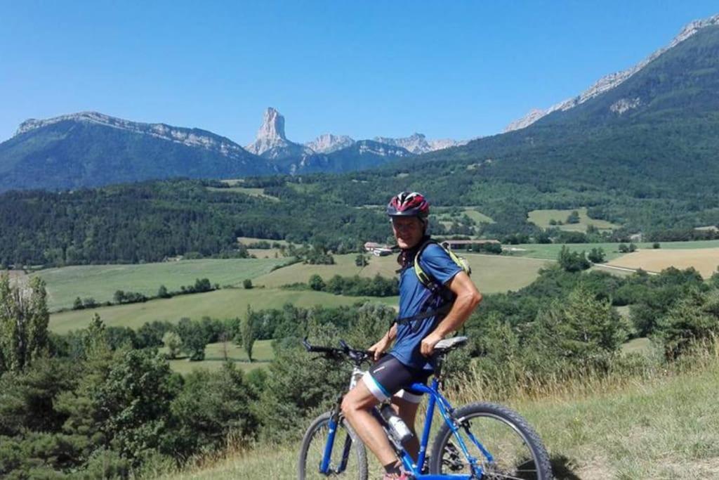Gite De Charme : La Grange Au Lac Azur Treffort  Exteriör bild