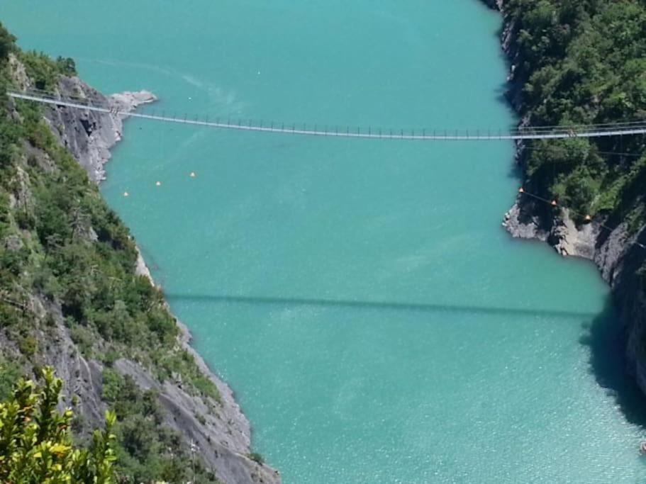 Gite De Charme : La Grange Au Lac Azur Treffort  Exteriör bild