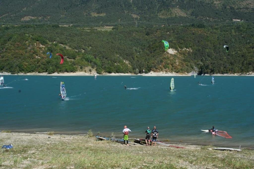 Gite De Charme : La Grange Au Lac Azur Treffort  Exteriör bild