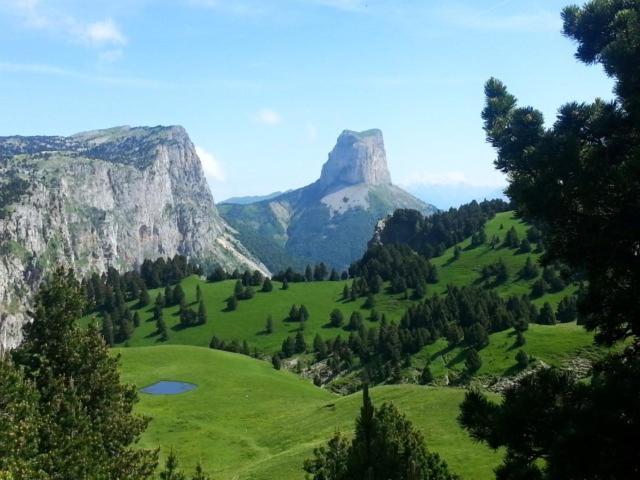 Gite De Charme : La Grange Au Lac Azur Treffort  Exteriör bild