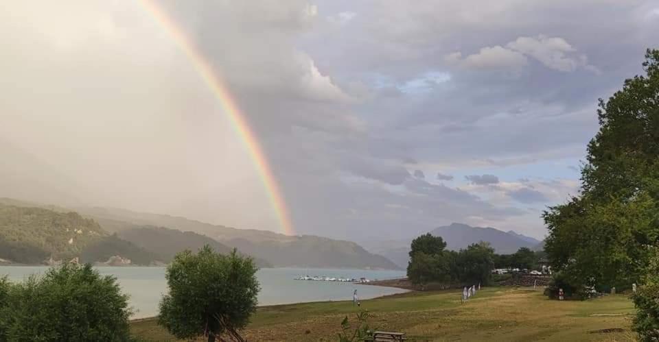 Gite De Charme : La Grange Au Lac Azur Treffort  Exteriör bild
